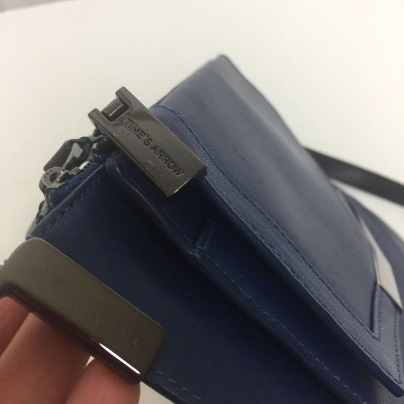 Time’s Arrow Leather Crossbody Bag - Picture 9 of 16